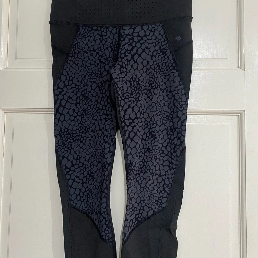 Athleta Crop Legging Size Small - Picture 2 of 5